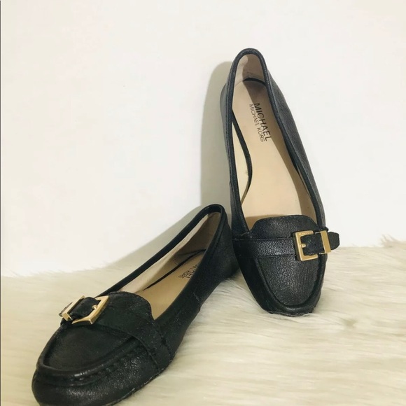 ✅Michael Kors Flat Buckle Shoed ✅ - Picture 3 of 8